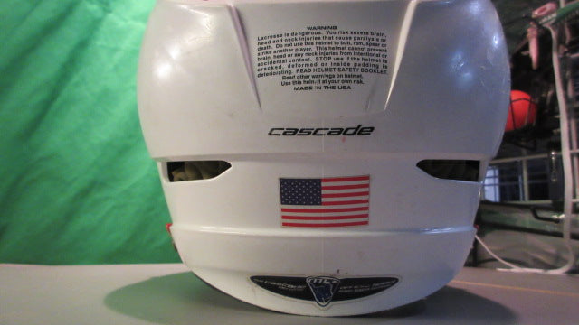 Load image into Gallery viewer, Used Cascade Pro7 Adult (Unknown Size) Lacrosse Helmet
