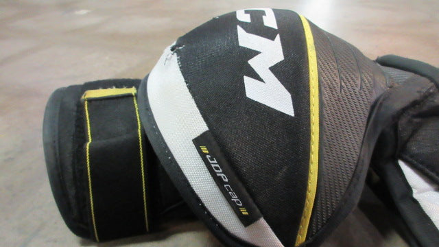 Load image into Gallery viewer, Used CCM Tacks 5092 Senior Medium Hockey Shoulders Pads
