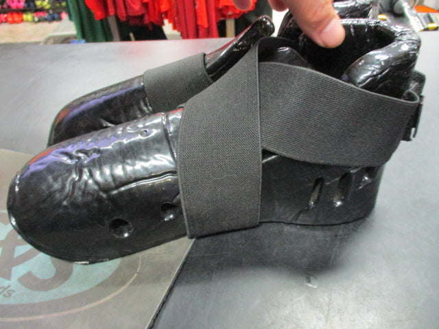 Load image into Gallery viewer, Used USA Boxing Foot protector
