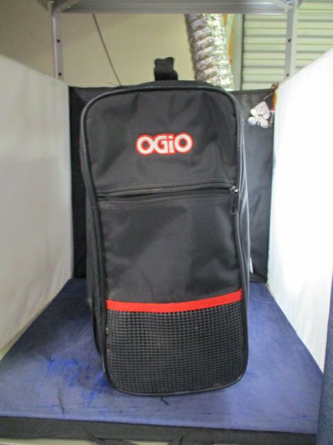 Load image into Gallery viewer, Used OGIO The Original Locker Bag
