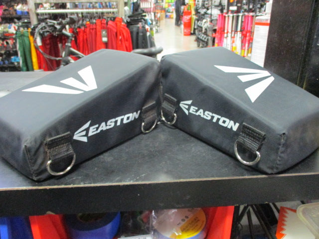 Load image into Gallery viewer, Used Easton Lare Black Catchers Knee Savers
