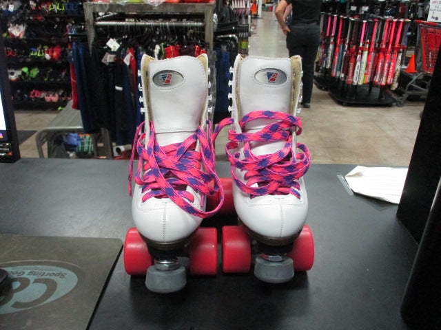 Load image into Gallery viewer, Used Riedell 111 Roller Skates Size 4
