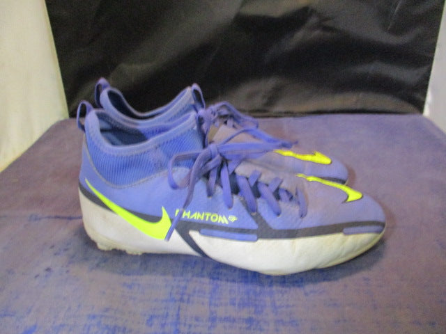 Load image into Gallery viewer, Used Nike Phantom Soccer Cleats Youth Size 2 - worn cleats
