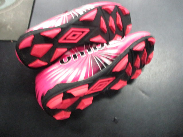 Load image into Gallery viewer, Used Umbro Girls Soccer Cleats Pink Size 1
