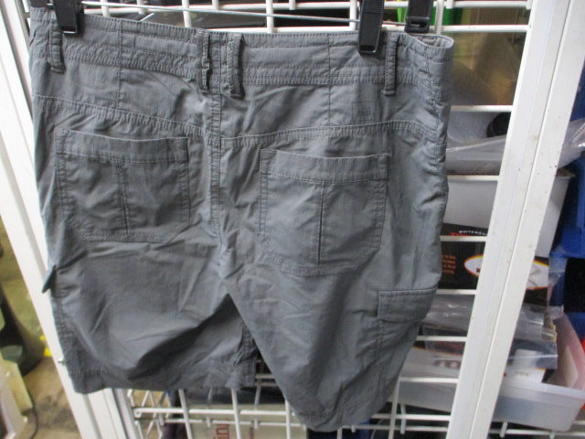 Load image into Gallery viewer, Used Women&#39;s REI Cargo Shorts Size 8
