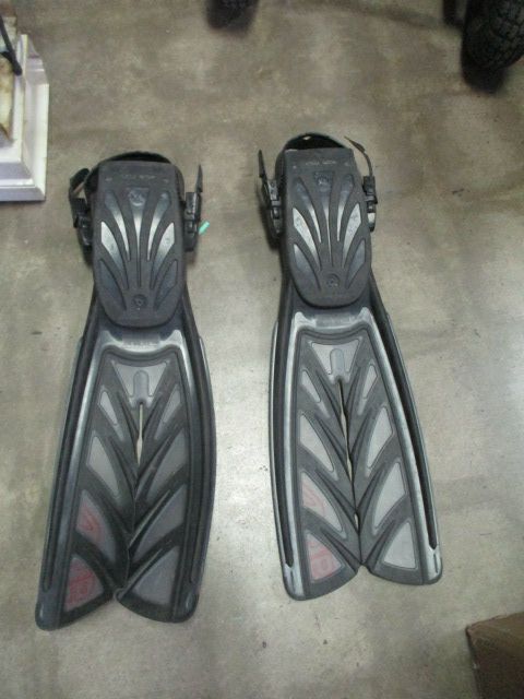 Load image into Gallery viewer, Used Oceanic Vortex V-16 Split Open Heel Fins Adult Size XL
