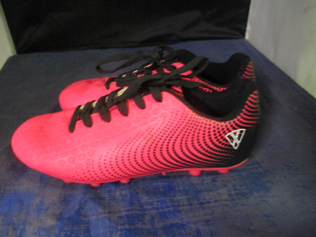 Load image into Gallery viewer, Used Vizarri Pink Size 5.5 Soccer Shoes
