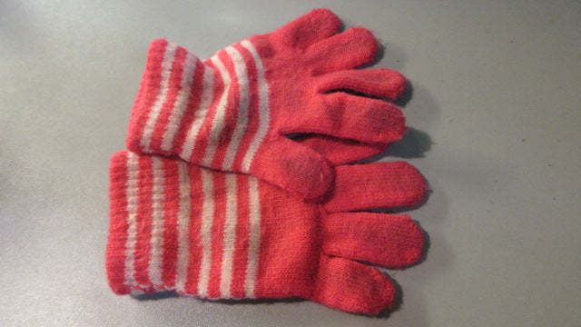 Load image into Gallery viewer, Used Toddler Pink/White Knit Gloves
