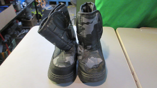 Used Toddler Camo Snow Boots Size 5