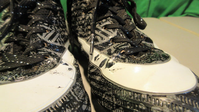 Load image into Gallery viewer, Used FG Youth 5Y Soccer Cleats

