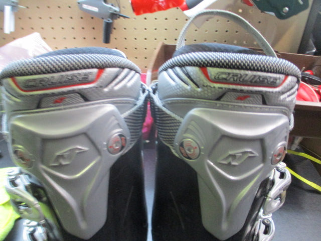 Load image into Gallery viewer, Used Nordica Cruise NFS Ski Boots Size 25 - 25.5
