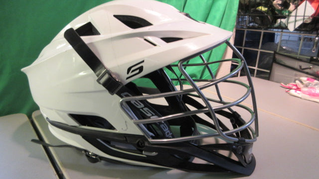 Load image into Gallery viewer, Used Cascade Adjustable Lacrosse Helmet  w/ Jaw Strap
