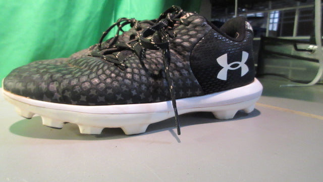 Load image into Gallery viewer, Used Under Armour Glyde 2.0 Youth 4Y Cleats
