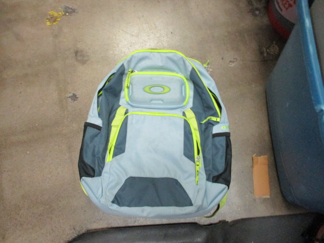 Load image into Gallery viewer, Used Oakley Green Backpack
