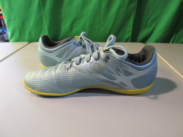 Load image into Gallery viewer, Used Adidas Messi Non Marking Size 5.5 Indoor Soccer Shoes
