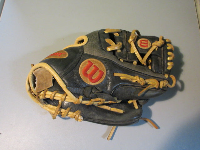 Load image into Gallery viewer, Used Wilson A1000 11 1/4&quot; Infield Baseball Glove - RHT
