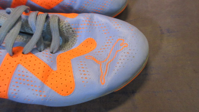 Load image into Gallery viewer, Used Puma Future Play Soccer Cleats Youth Size 3
