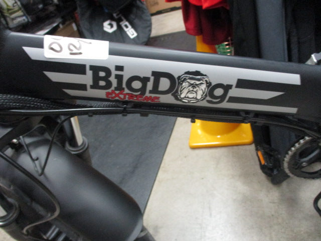 Load image into Gallery viewer, Used Green Bike Motion Big Dog Electric Bike (Keys Behind Counter)
