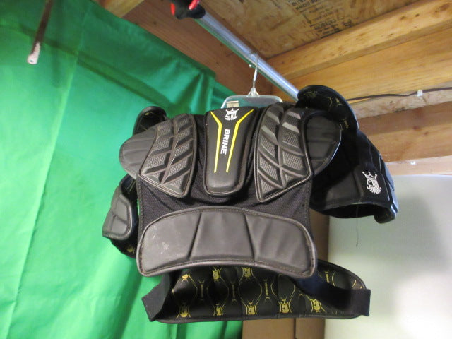 Load image into Gallery viewer, Used Brine Clutch Elite Black Large Lacrosse Shoulder Pads
