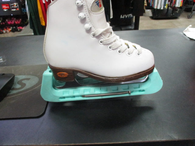 Load image into Gallery viewer, Used Riddell Figure Size 10J Skates With Blade Cover
