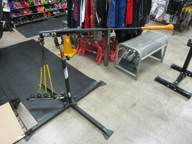 Load image into Gallery viewer, Used SKLZ Hurricane Category 4 Swing Trainer (missing 1 Band)
