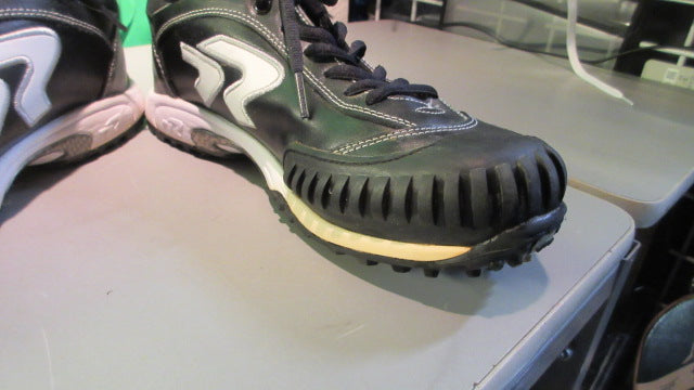 Load image into Gallery viewer, Used Ringor Women&#39;s 11.5 Flite Softball Turf Cleats W/ Pitchers Toe
