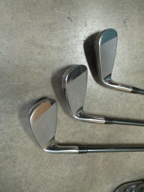 Load image into Gallery viewer, Used Women&#39;s Adams Golf XTD3 8-Piece Iron Set 4-9, PW, GW
