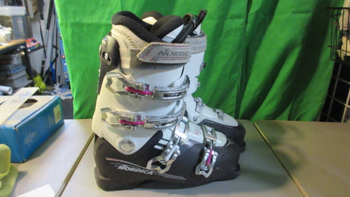 Used Women's Nordica NXT Ski Boots Size 26