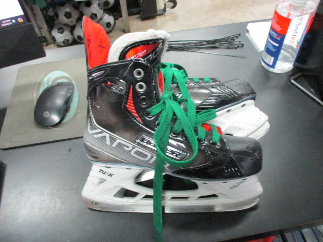 Load image into Gallery viewer, Used Bauer Vapor X 3.7 Hockey Skates Size 4
