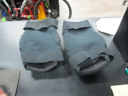 Used Performance Size Medium Knee Pads