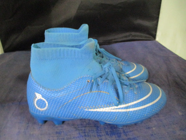 Load image into Gallery viewer, Used Blue Soccer Cleats Size 32 / 1
