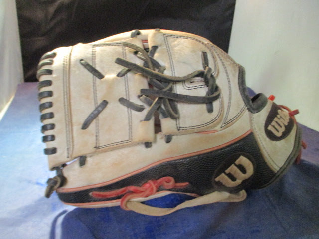 Load image into Gallery viewer, Used Wilson A2000 MA14 12.25&quot; LEFTY Glove
