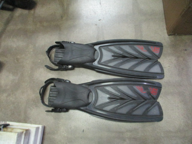 Load image into Gallery viewer, Used Oceanic Vortex V-16 Split Open Heel Fins Adult Size XL
