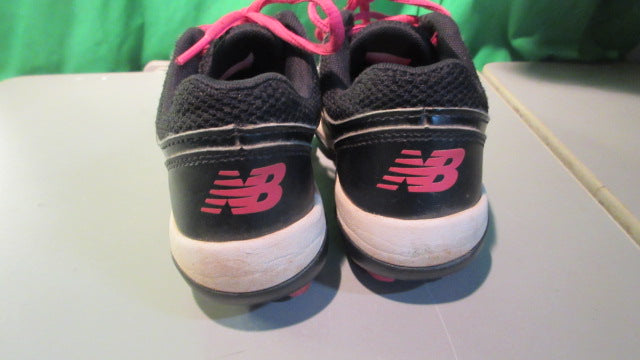 Load image into Gallery viewer, Used New Balance Youth 13.5Y Cleats
