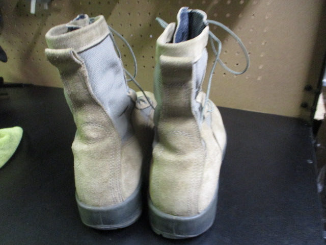 Load image into Gallery viewer, Used Belleville Goretex Flight Boots Size 10 W
