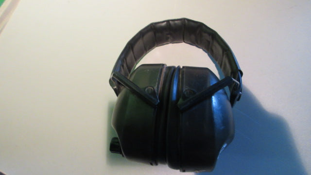 Load image into Gallery viewer, Used Western Saftey Ear Muffs
