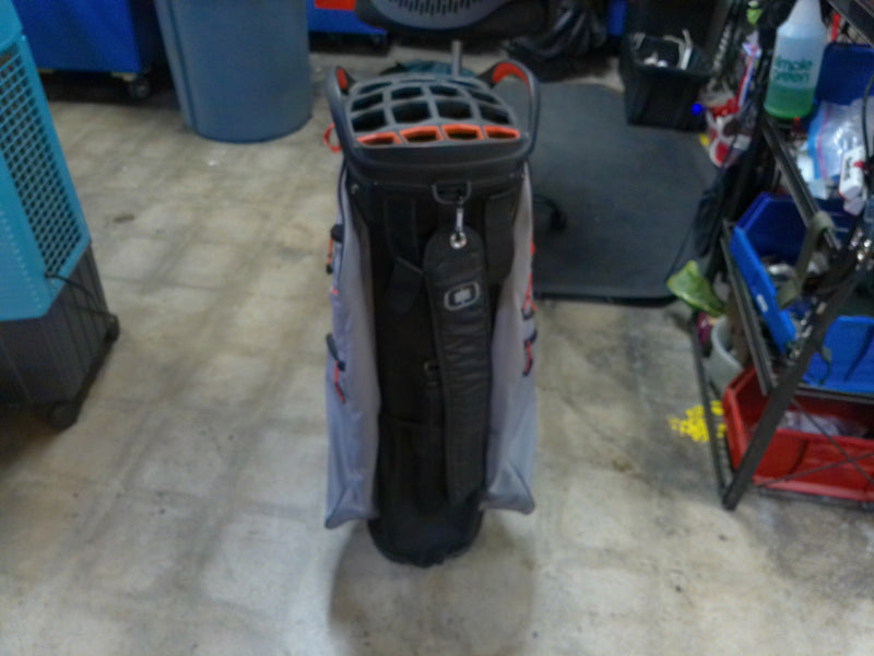 Load image into Gallery viewer, Used Ogio Woode 15 Cart Bag
