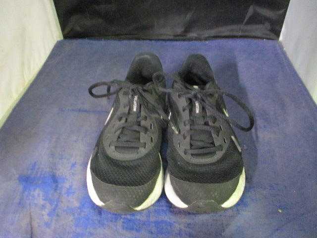 Load image into Gallery viewer, Used Nike Revolution Running Shoes Youth Size 3.5
