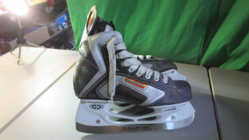 Used Easton SE6 Hockey Skates Size 5.5D