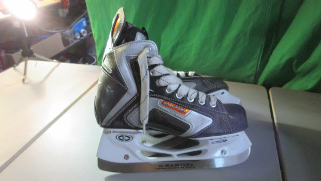 Load image into Gallery viewer, Used Easton SE6 Hockey Skates Size 5.5D
