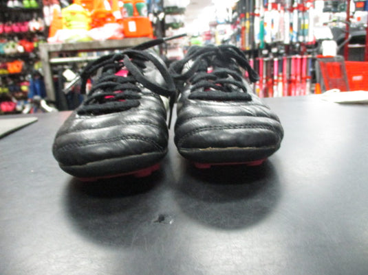 Used Nike Girls Soccer Cleats Black/Pink Size 1Y