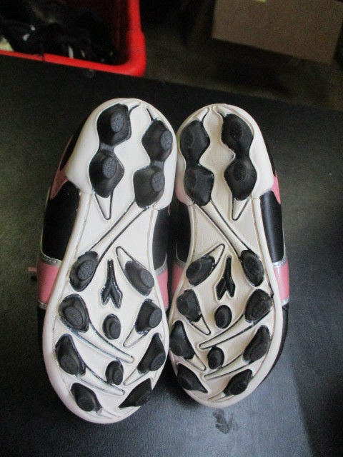 Load image into Gallery viewer, Diadora Pink &amp; Black Socer Cleats Youth Size 9.5
