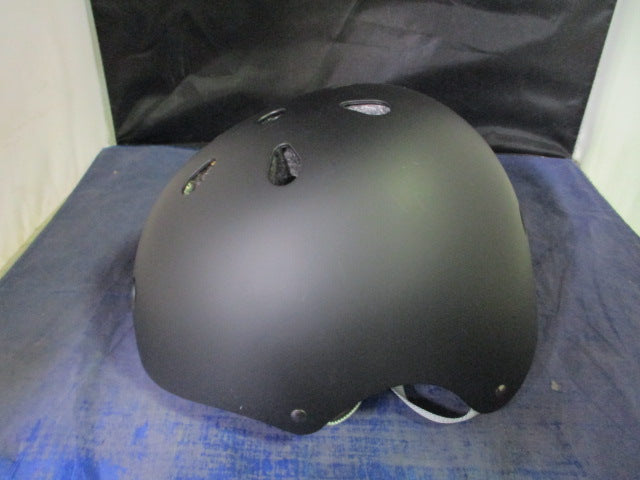 Load image into Gallery viewer, Used Lanova Gear Helmet Youth Size Medium
