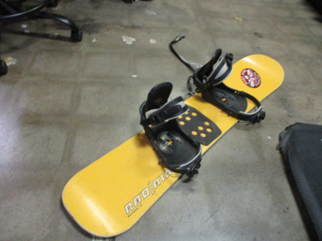 Load image into Gallery viewer, Used Rad 1 Air Individual 120cm Snowboard W/ Brine Bindings - AS IS
