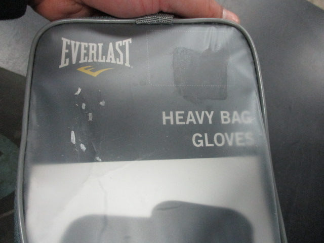 Load image into Gallery viewer, Used Everlast Evercool Heavy Bag Training Gloves
