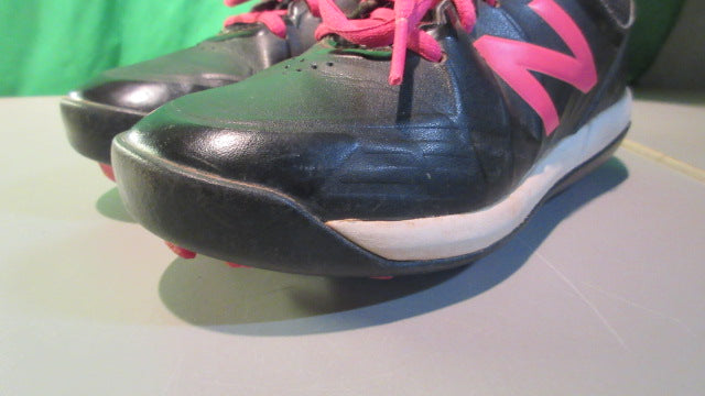 Load image into Gallery viewer, Used New Balance Youth 13.5Y Cleats
