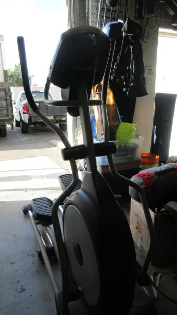 Good Condition Spirit ZE120 Elliptical