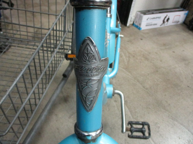 Load image into Gallery viewer, Used Electra Hawaii 20&#39;&#39; Light blue Beach Cruiser
