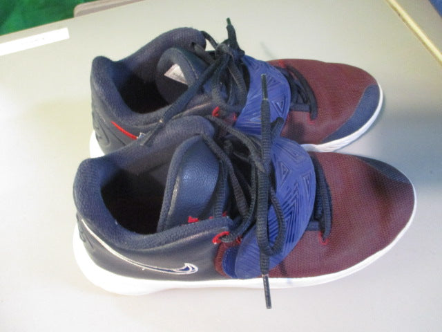 Load image into Gallery viewer, Used Nike Kyrie Irving Basketball Shoes Size 5
