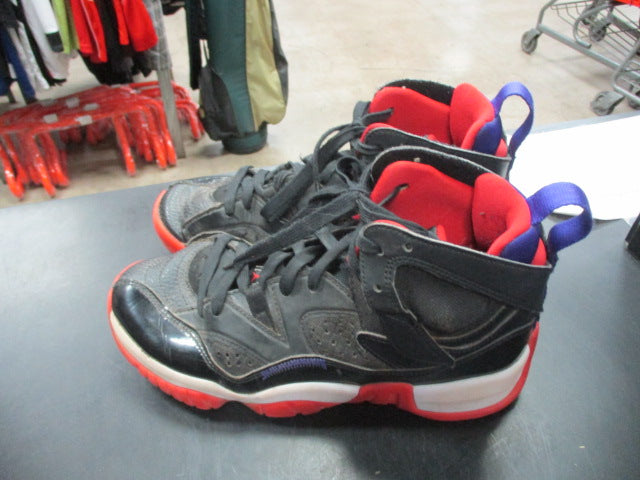 Load image into Gallery viewer, Used Jordan Basketball SHoes Size 5.5 (Has Wear)
